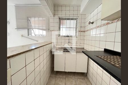 Casa à venda com 94m², 2 quartos e 2 vagas Casa à venda com 94m², 2 quartos e 2 vagasCozinha edícula