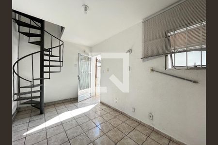 Casa à venda com 94m², 2 quartos e 2 vagas Casa à venda com 94m², 2 quartos e 2 vagasSala edícula