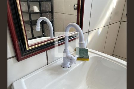 Casa à venda com 94m², 2 quartos e 2 vagas Casa à venda com 94m², 2 quartos e 2 vagasBanheiro