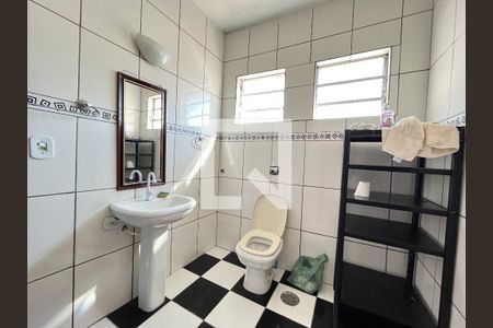 Casa à venda com 94m², 2 quartos e 2 vagas Casa à venda com 94m², 2 quartos e 2 vagasBanheiro