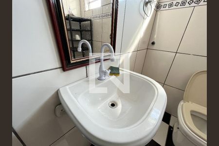 Casa à venda com 94m², 2 quartos e 2 vagas Casa à venda com 94m², 2 quartos e 2 vagasBanheiro