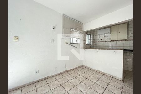 Casa à venda com 94m², 2 quartos e 2 vagas Casa à venda com 94m², 2 quartos e 2 vagasSala edícula