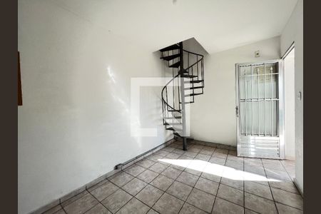 Casa à venda com 94m², 2 quartos e 2 vagas Casa à venda com 94m², 2 quartos e 2 vagasSala edícula