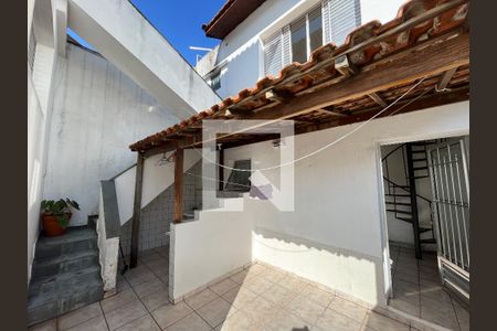 Casa à venda com 94m², 2 quartos e 2 vagas Casa à venda com 94m², 2 quartos e 2 vagasÁrea externa