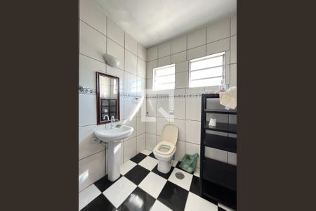 Casa à venda com 94m², 2 quartos e 2 vagas Casa à venda com 94m², 2 quartos e 2 vagasBanheiro