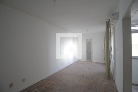 Sala/Quarto de apartamento à venda com 1 quarto, 44m² em Passo da Areia, Porto Alegre