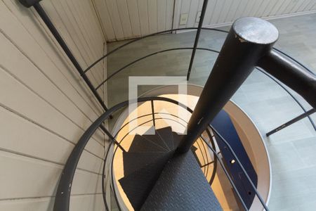 Apartamento à venda com 123m², 2 quartos e 1 vagaEscada