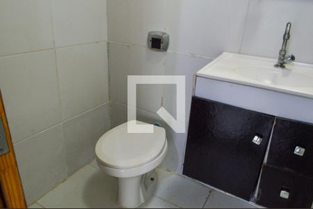 Casa à venda com 70m², 2 quartos e 1 vaga Casa à venda com 70m², 2 quartos e 1 vagaBanheiro