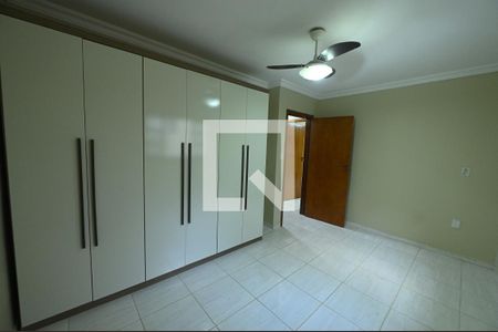 Casa para alugar com 300m², 3 quartos e 2 vagas Casa para alugar com 300m², 3 quartos e 2 vagasQuarto