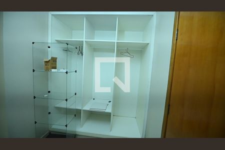 Casa para alugar com 300m², 3 quartos e 2 vagas Casa para alugar com 300m², 3 quartos e 2 vagasQuarto