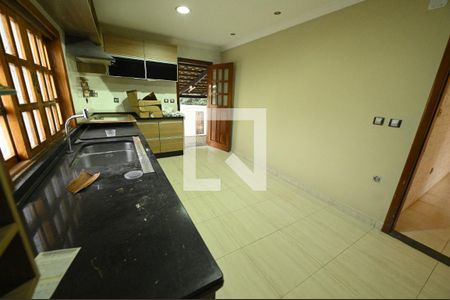 Casa para alugar com 300m², 3 quartos e 2 vagas Casa para alugar com 300m², 3 quartos e 2 vagasCozinha