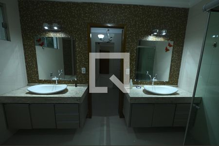Casa para alugar com 300m², 3 quartos e 2 vagas Casa para alugar com 300m², 3 quartos e 2 vagasBanheiro