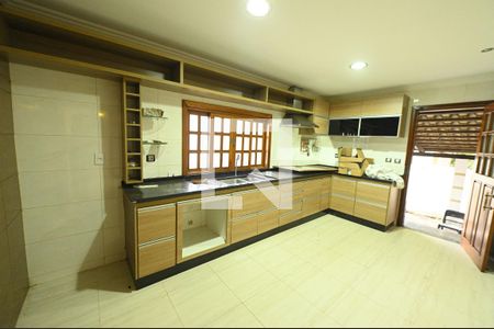 Casa para alugar com 300m², 3 quartos e 2 vagas Casa para alugar com 300m², 3 quartos e 2 vagasCozinha