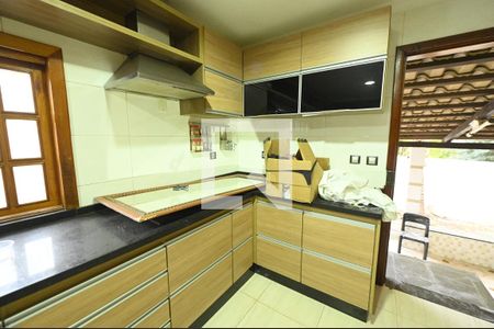 Casa para alugar com 300m², 3 quartos e 2 vagas Casa para alugar com 300m², 3 quartos e 2 vagasCozinha