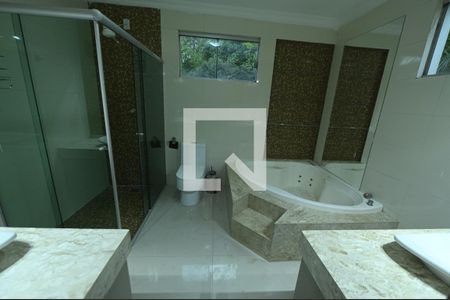 Casa para alugar com 300m², 3 quartos e 2 vagas Casa para alugar com 300m², 3 quartos e 2 vagasBanheiro