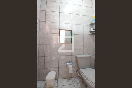 Casa para alugar com 200m², 3 quartos e 6 vagas Casa para alugar com 200m², 3 quartos e 6 vagasBanheiro de serviço
