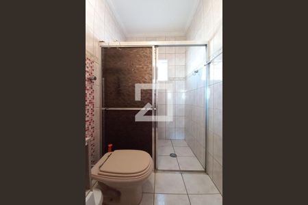 Casa para alugar com 200m², 3 quartos e 6 vagas Casa para alugar com 200m², 3 quartos e 6 vagasBanheiro Corredor