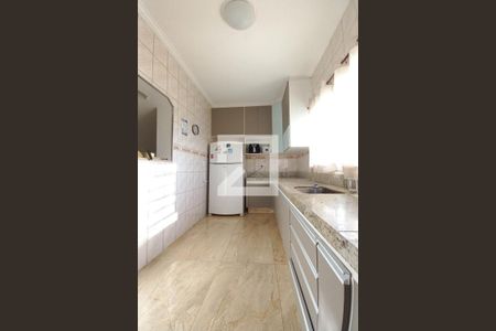 Casa para alugar com 200m², 3 quartos e 6 vagas Casa para alugar com 200m², 3 quartos e 6 vagasCozinha