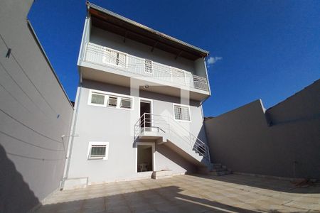 Casa para alugar com 200m², 3 quartos e 6 vagas Casa para alugar com 200m², 3 quartos e 6 vagasQuintal