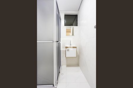 Banheiro de apartamento para alugar com 1 quarto, 33m² em Centro, Osasco