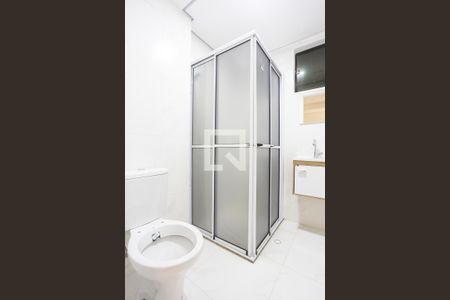 Banheiro de apartamento para alugar com 1 quarto, 33m² em Centro, Osasco