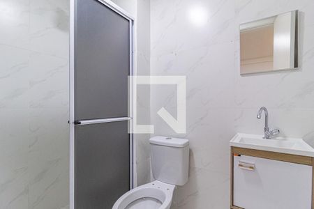 Banheiro de kitnet/studio para alugar com 1 quarto, 22m² em Centro, Osasco