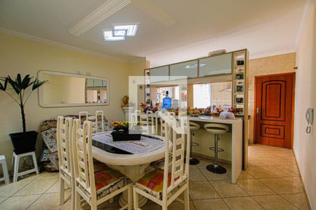 Casa à venda com 170m², 3 quartos e 5 vagas Casa à venda com 170m², 3 quartos e 5 vagasCozinha