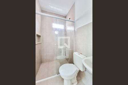 Banheiro da Suíte de kitnet/studio para alugar com 1 quarto, 24m² em Jardim Ismenia, São José dos Campos