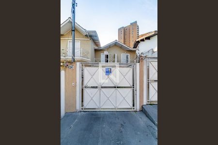 Casa à venda com 159m², 2 quartos e 2 vagasFachada