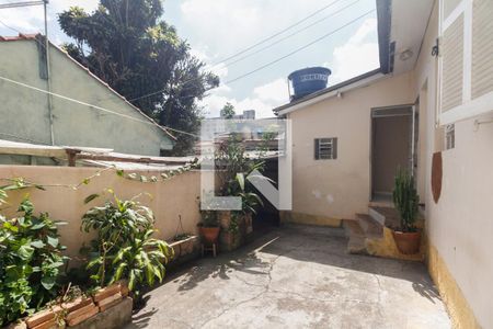 Casa para alugar com 50m², 1 quarto e 1 vaga Casa para alugar com 50m², 1 quarto e 1 vagaQuintal