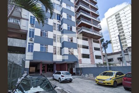 Apartamento à venda com 70m², 2 quartos e sem vagaFachada e portaria