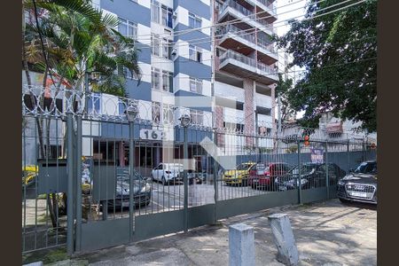 Apartamento à venda com 70m², 2 quartos e sem vagaFachada e portaria
