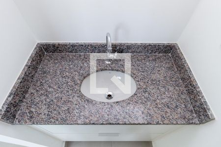 Apartamento para alugar com 35m², 2 quartos e sem vagaDetalhe - Banheiro