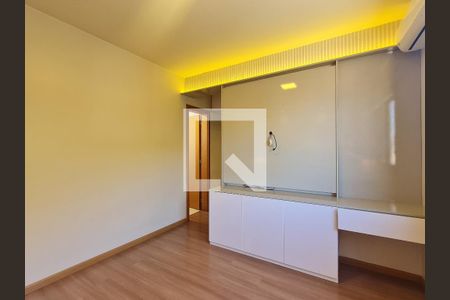 Apartamento à venda com 75m², 3 quartos e 2 vagasSuíte