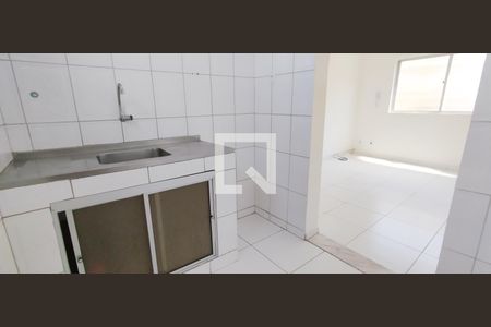 Cozinha de apartamento para alugar com 2 quartos, 45m² em Cabula Vi, Salvador