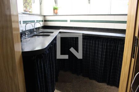 Casa à venda com 174m², 5 quartos e 2 vagasCozinha