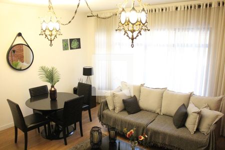 Sala de casa à venda com 5 quartos, 174m² em Vila Ester (zona Norte), São Paulo