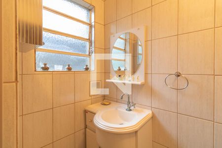 Casa para alugar com 520m², 3 quartos e 2 vagasBanheiro 