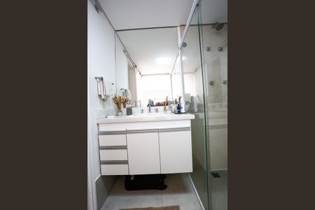 Apartamento à venda com 190m², 4 quartos e 3 vagasBanheiro 2