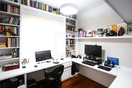 Apartamento à venda com 190m², 4 quartos e 3 vagasEscritório