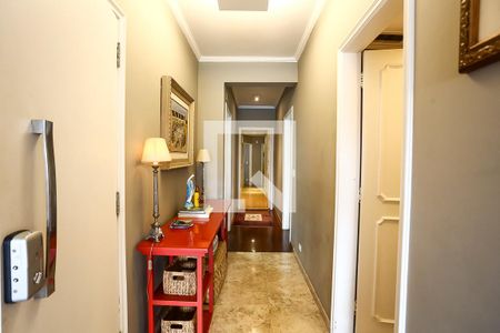 Apartamento à venda com 190m², 4 quartos e 3 vagasCorredor 