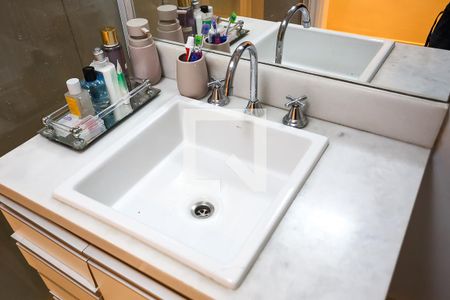 Apartamento à venda com 190m², 4 quartos e 3 vagasBanheiro 1