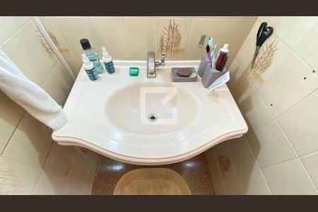 Casa para alugar com 330m², 3 quartos e 10 vagasBanheiro Social