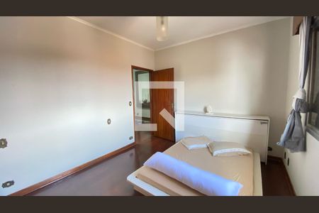 Casa para alugar com 330m², 3 quartos e 10 vagasQuarto