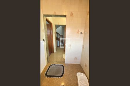 Casa para alugar com 330m², 3 quartos e 10 vagasBanheiro Social