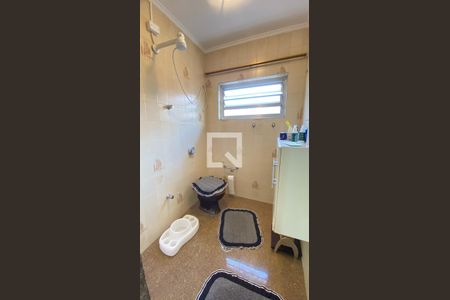 Banheiro Social de casa para alugar com 3 quartos, 330m² em Jardim Analia Franco, São Paulo