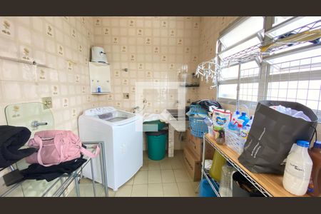 Casa para alugar com 330m², 3 quartos e 10 vagasÁrea de Serviço