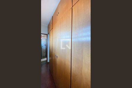 Casa para alugar com 330m², 3 quartos e 10 vagasCloset Suíte 2