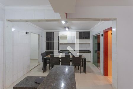 Apartamento à venda com 206m², 3 quartos e 1 vaga Apartamento à venda com 206m², 3 quartos e 1 vagaCozinha e Copa
