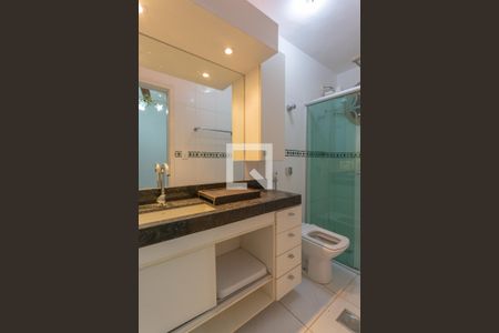 Apartamento à venda com 206m², 3 quartos e 1 vaga Apartamento à venda com 206m², 3 quartos e 1 vagaBanheiro da Suíte